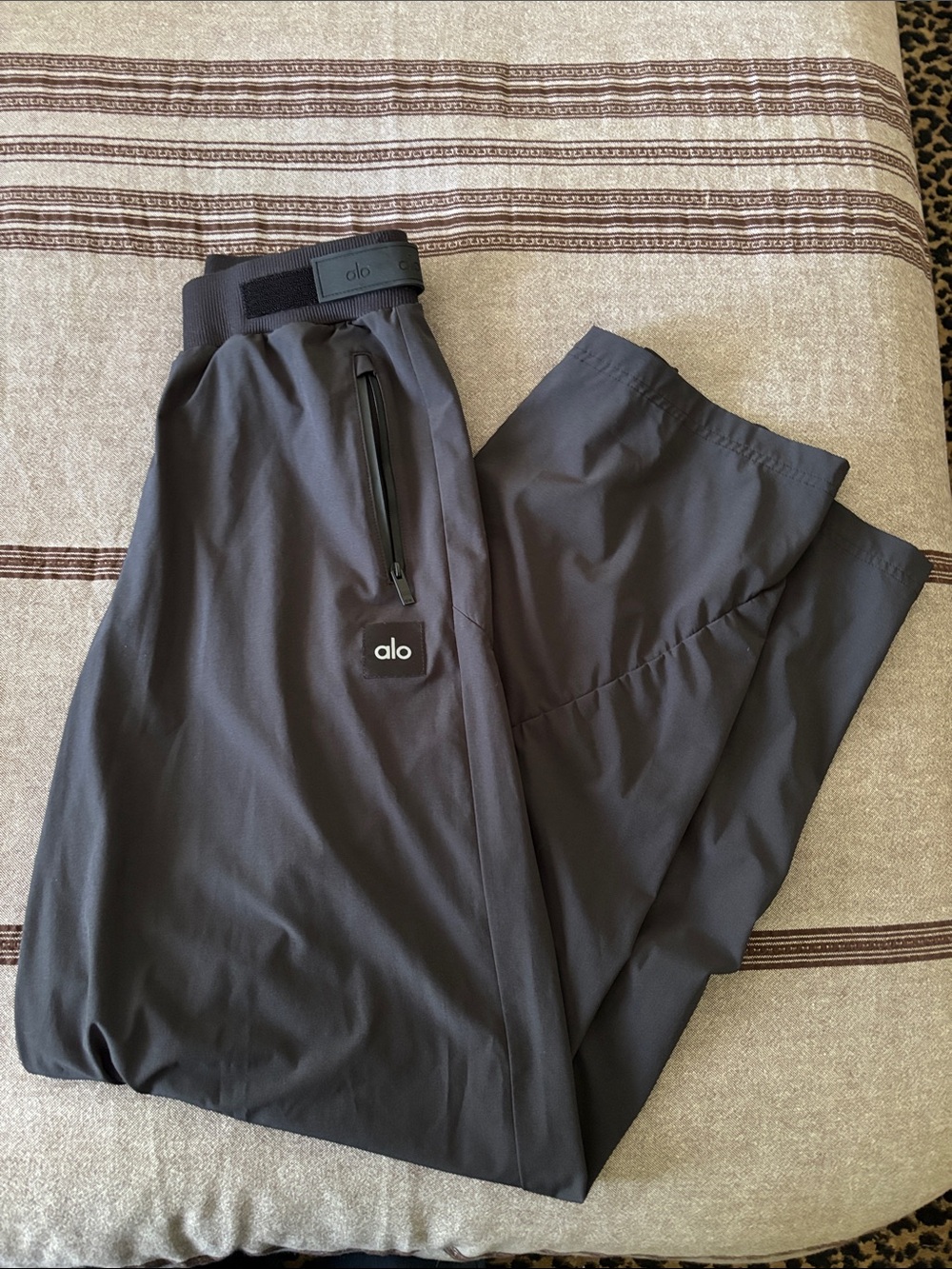 ALO Yoga Charcoal Performance Joggers